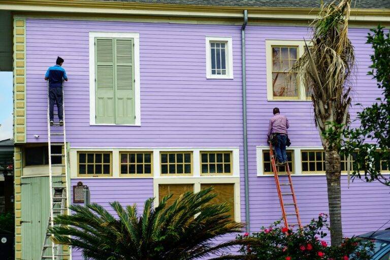 DIY vs. Professional Installation: Which is Best for Your Residential Siding?